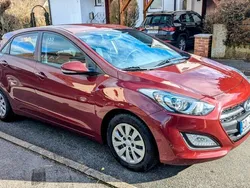 Rot Gebraucht 2015 Hyundai i30 Limousine | 9.500 € (Fairer Preis)