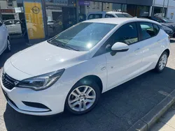 Weiß Gebraucht 2018 Opel Astra Edition Limousine | 10.750 € (Fairer Preis)