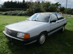 Grau Gebraucht 1988 Audi 100 Limousine | 2.888 €