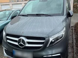 Grau Gebraucht 2021 Mercedes V300 Avantgarde Edition Van / Kleinbus | 55.500 € (Guter Preis)