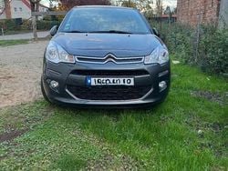 Grau Gebraucht 2015 Citroën C3 PureTech Limousine | 5.300 € (Guter Preis)