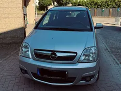 Silber Gebraucht 2006 Opel Meriva Van / Kleinbus | 2.000 € (Fairer Preis)