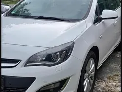 Weiß Gebraucht 2014 Opel Astra Kombi | 3.999 € (Guter Preis)