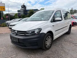 Weiß Gebraucht 2019 VW Caddy Maxi Trendline Van / Kleinbus | 8.999 € (Etwas zu teuer)