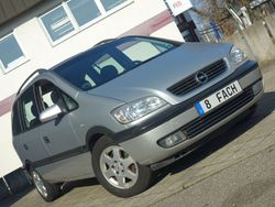 Silber Gebraucht 2001 Opel Zafira Van / Kleinbus | 2.500 € (Etwas zu teuer)