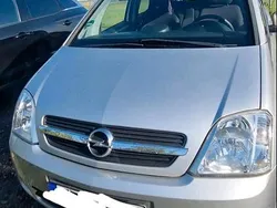 Grau Gebraucht 2004 Opel Meriva Van / Kleinbus | 1.700 € (Fairer Preis)