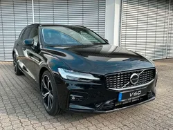 Onyx black / metallic Gebraucht 2024 Volvo V60 Plus Kombi | 39.850 € (Fairer Preis)