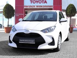 Weiß Gebraucht 2022 Toyota Yaris Basis Limousine | 13.250 € (Fairer Preis)