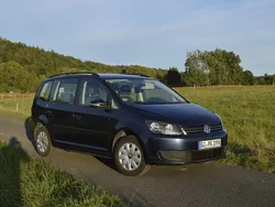 Blau Gebraucht 2010 VW Touran Trendline Van / Kleinbus | 5.900 € (Fairer Preis)