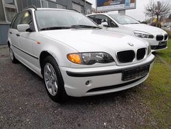 Weiß Gebraucht 2002 BMW 320 Sport Line Kombi | 999 € (Superpreis)