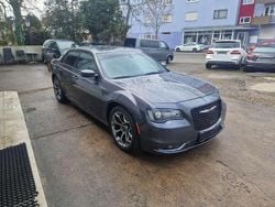 Grau Gebraucht 2015 Chrysler 300 Limousine | 12.850 €