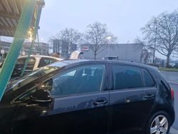 Schwarz Gebraucht 2016 VW Golf VII Kleinwagen | 8.000 € (Fairer Preis)