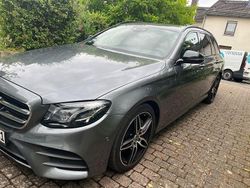 Grau Gebraucht 2017 Mercedes E220 AMG line Kombi | 22.999 € (Guter Preis)