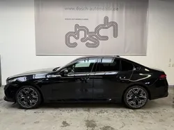 Black sapphire Gebraucht 2024 BMW 520 M Sport Limousine | 53.790 € (Superpreis)