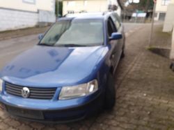 Blau Gebraucht 1998 VW Passat Kombi | 800 € (Guter Preis)
