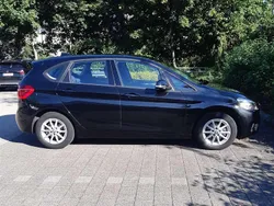 Schwarz Gebraucht 2016 BMW 218 Active Tourer Advantage Van / Kleinbus | 12.399 € (Guter Preis)