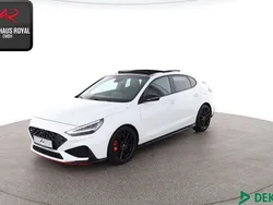 Weiss Gebraucht 2022 Hyundai i30 N Performance Limousine | 29.440 € (Fairer Preis)