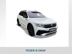 Oryxweiß perlmutteffekt Gebraucht 2024 VW Tiguan Allspace R-line SUV | 59.990 €