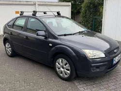 Grau Gebraucht 2006 Ford Focus Limousine | 3.200 € (Fairer Preis)