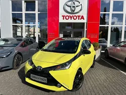 Gelb Gebraucht 2016 Toyota Aygo X-cite Kleinwagen | 8.500 € (Fairer Preis)