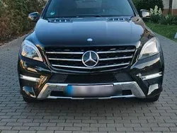 Schwarz Gebraucht 2013 Mercedes ML350 AMG SUV | 21.900 € (Fairer Preis)