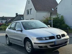 Silber Gebraucht 2002 Seat Leon Kleinwagen | 850 € (Guter Preis)
