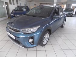 Blau Gebraucht 2018 Kia Stonic Spirit SUV | 14.450 € (Etwas zu teuer)