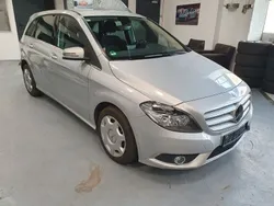 Polarsilber metalliclack Gebraucht 2014 Mercedes B180 Van / Kleinbus | 8.650 € (Superpreis)