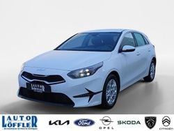 Weiß Neu 2025 Kia Ceed 4 Limousine | 24.910 € (Guter Preis)