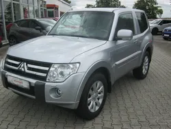 Coolsilber (metallic) Gebraucht 2010 Mitsubishi Pajero Intense SUV | 15.900 € (Etwas zu teuer)
