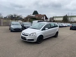 Silber Gebraucht 2007 Opel Zafira Edition Van / Kleinbus | 2.200 €