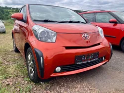 Rot Gebraucht 2011 Toyota iQ Kleinwagen | 8.000 € (Fairer Preis)