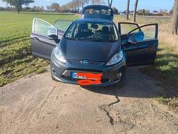 Grau Gebraucht 2011 Ford Fiesta Kleinwagen | 2.600 € (Guter Preis)