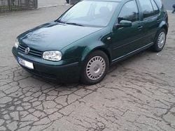 Grün metallic Gebraucht 1999 VW Golf Limousine | 2.899 € (Etwas zu teuer)