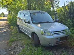 Grau Gebraucht 2004 Citroën Berlingo Van / Kleinbus | 1.200 €