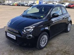 Schwarz Gebraucht 2025 Fiat 500e Red Kleinwagen | 25.689 € (Fairer Preis)