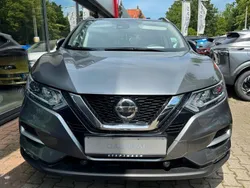 Grau Gebraucht 2021 Nissan Qashqai Zama SUV | 20.990 € (Etwas zu teuer)
