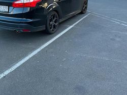 Schwarz Gebraucht 2014 Ford Focus Kombi | 4.500 €