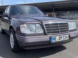 Violet Gebraucht 1994 Mercedes E200 Limousine | 12.999 €