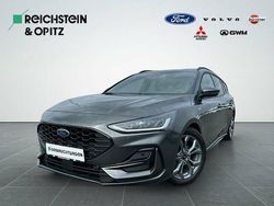 Grau Gebraucht 2024 Ford Focus ST-Line Limousine | 23.990 € (Fairer Preis)