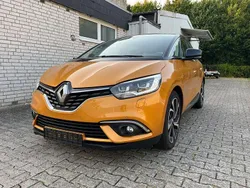 Braun Gebraucht 2017 Renault Scénic IV Bose Edition Van / Kleinbus | 9.900 € (Guter Preis)