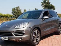 Grau Gebraucht 2011 Porsche Cayenne Turbo SUV | 16.500 € (Fairer Preis)