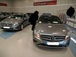 Grau Gebraucht 2015 Mercedes 180 Style Limousine | 16.000 € (Guter Preis)