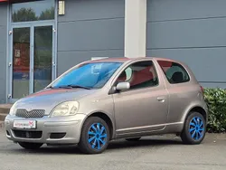Grau Gebraucht 2004 Toyota Yaris Eco Kleinwagen | 2.690 € (Etwas zu teuer)