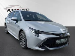 Grau Gebraucht 2021 Toyota Corolla Team Kombi | 23.480 € (Fairer Preis)