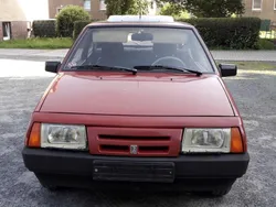 Rot Gebraucht 1992 Lada Samara Kleinwagen | 2.100 €
