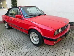 Rot Gebraucht 1993 BMW 318 Cabriolet Basis Cabrio | 9.390 €