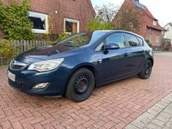 Blau Gebraucht 2012 Opel Astra Kleinwagen | 1.900 € (Guter Preis)