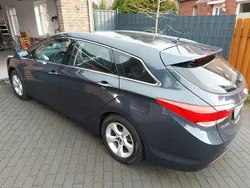 Grau Gebraucht 2015 Hyundai i40 Edition Kombi | 9.450 € (Fairer Preis)
