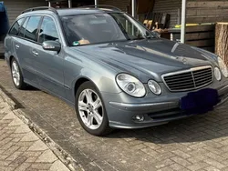 Blau Gebraucht 2004 Mercedes E220 Avantgarde Kombi | 3.100 € (Fairer Preis)